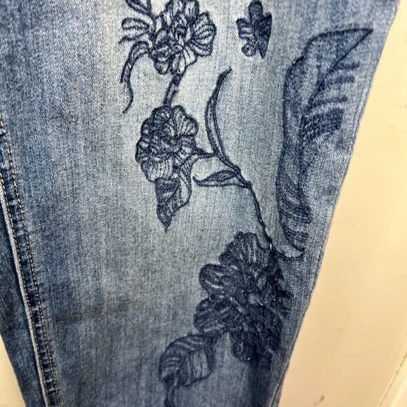 Pennington’s DC Embroidered High Rise Skinny Jeans Size 18 - Picture 5 of 11